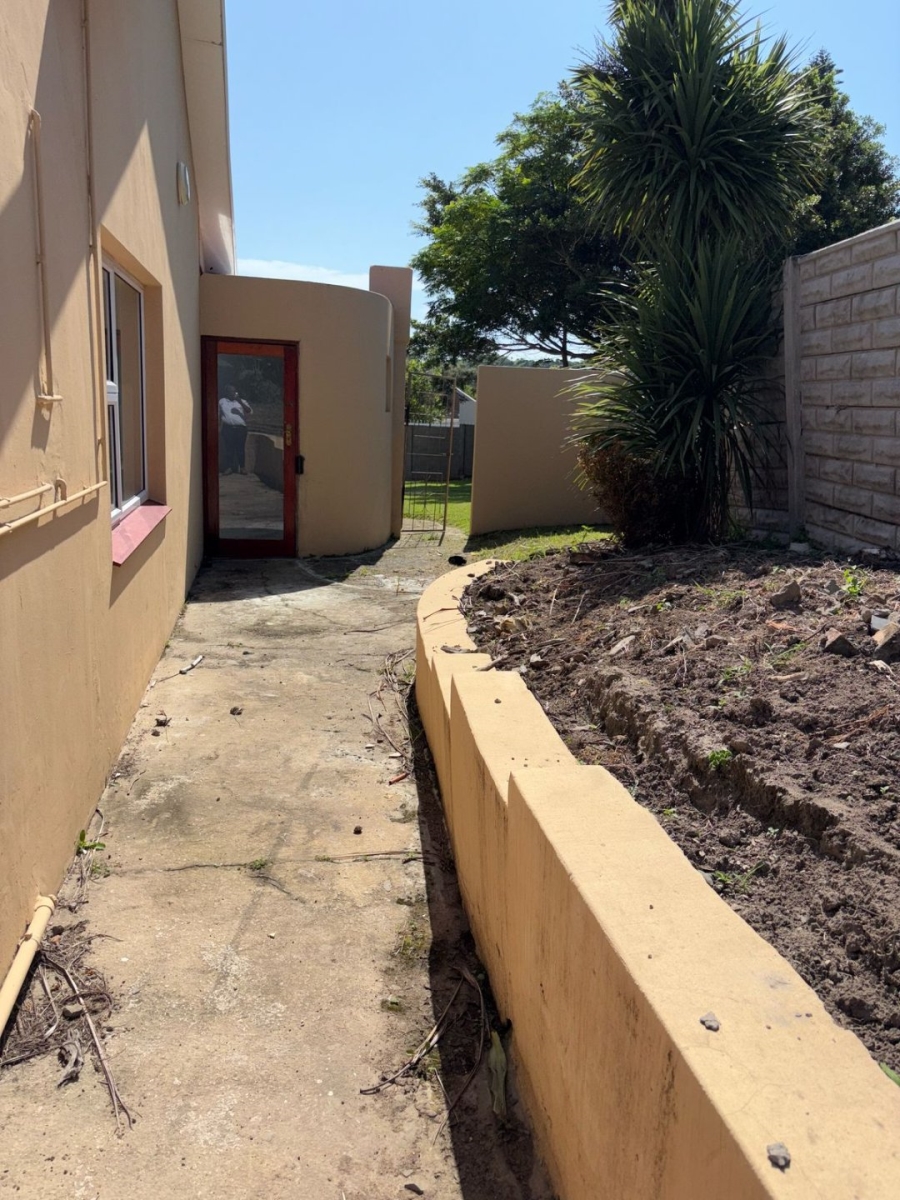 5 Bedroom Property for Sale in Beacon Bay North Eastern Cape